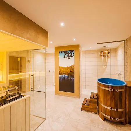 Deluxe Mit Balkon Und Fruehstueck Im Reindahls Διαμέρισμα *